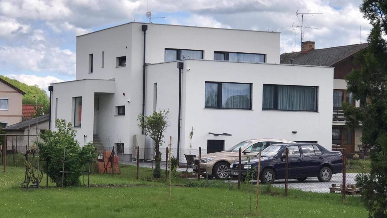 Apartman Gabriela Roudne ภายนอก รูปภาพ