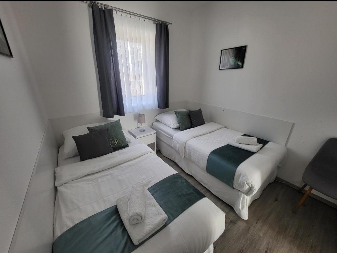 Apartman Gabriela Roudne ภายนอก รูปภาพ