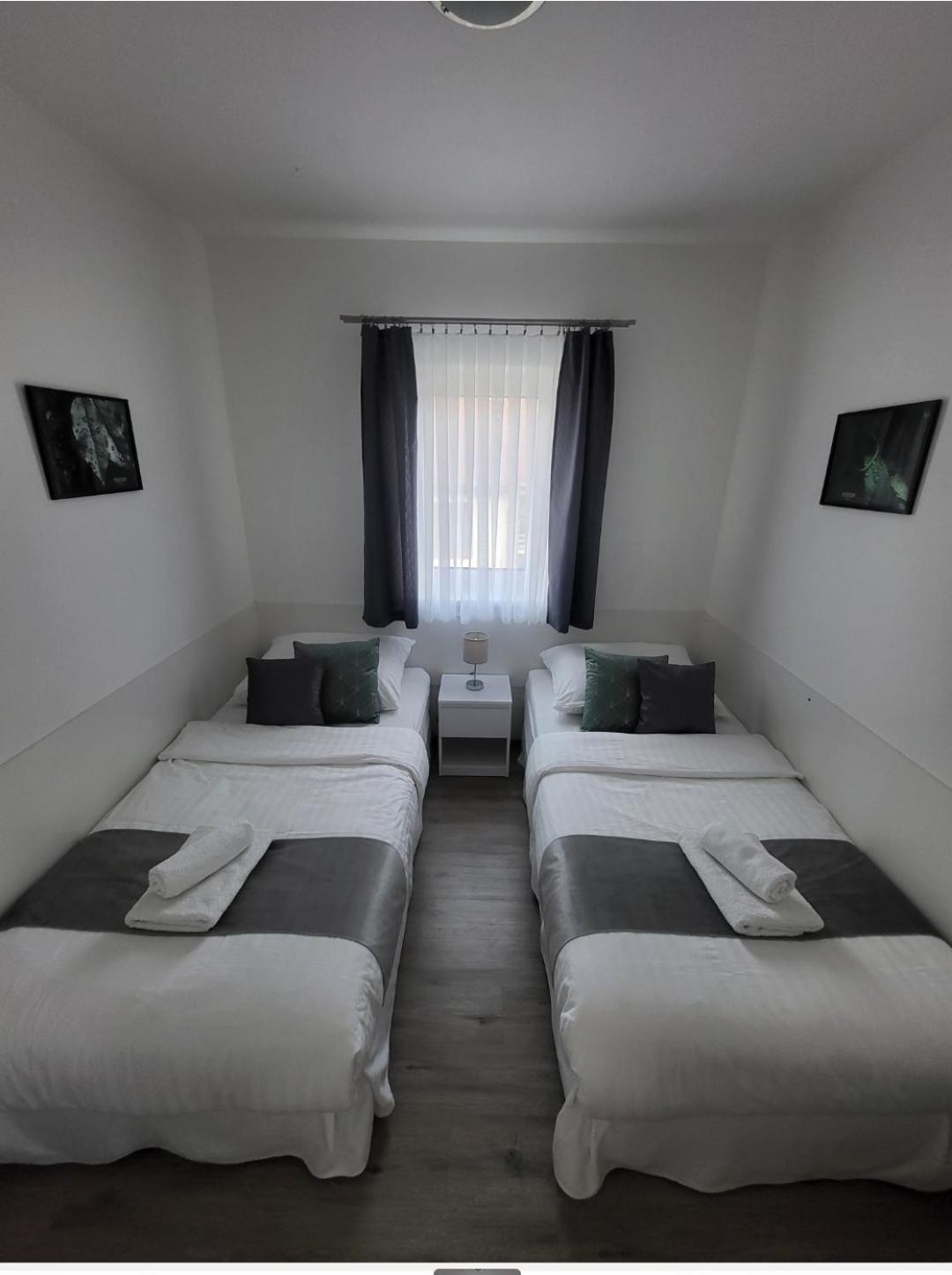 Apartman Gabriela Roudne ภายนอก รูปภาพ
